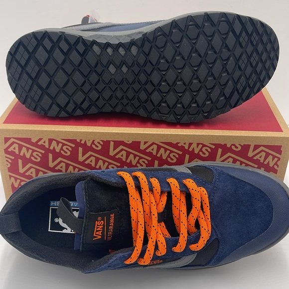 Vans WMNS Blue and Orange Sneakers Ultrarange Exo
Dress Blues/Black
VN0A5KS4LKV - Picture 3 of 16
